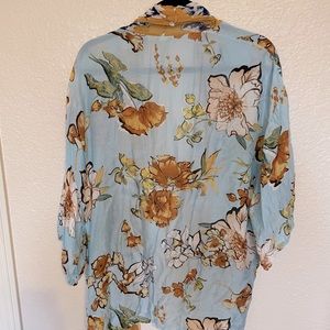Kimono with silk yellow tie at waist by Aratta.